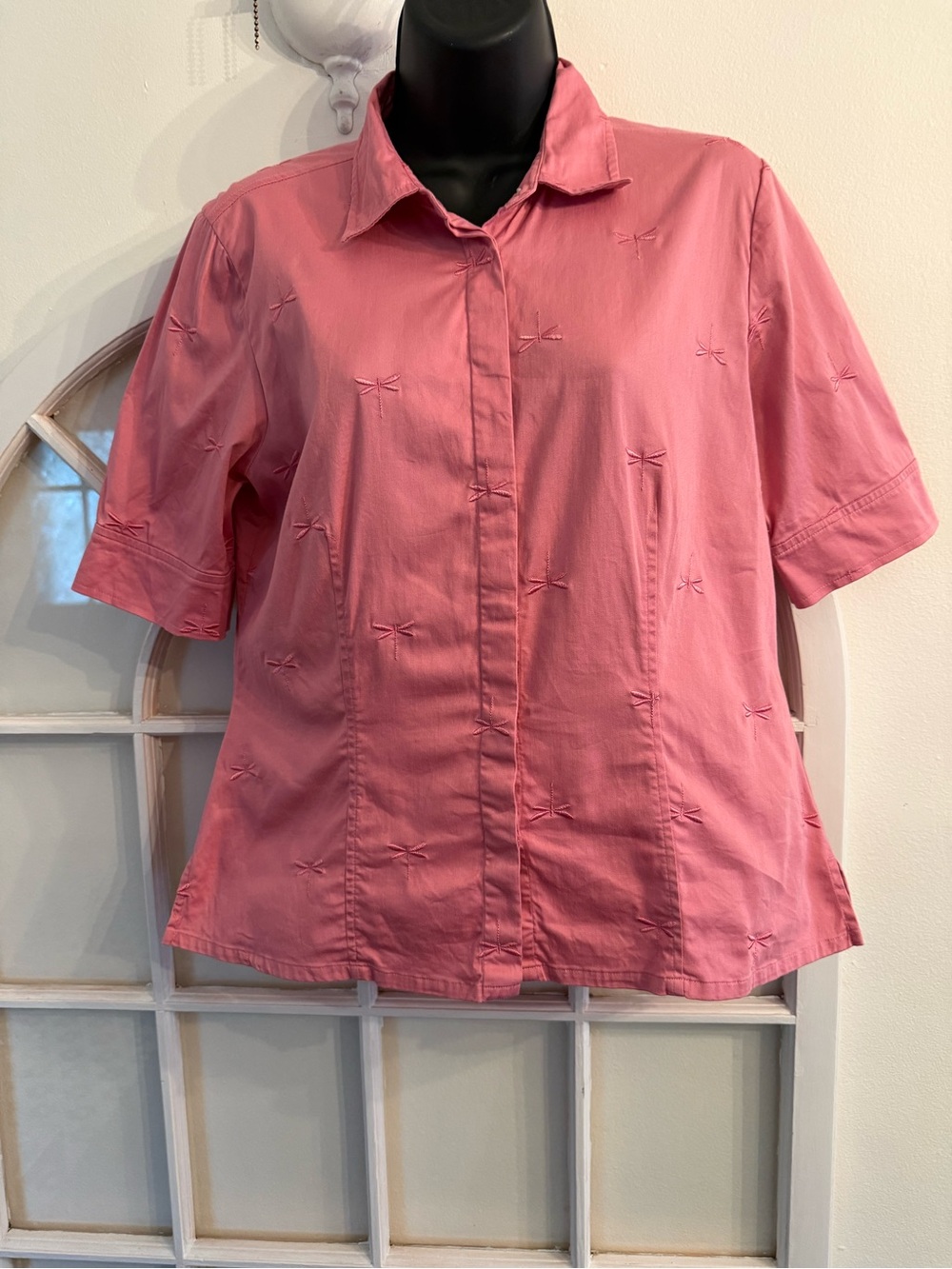 Talbots Petites M Pink Dragonfly Embroidered Button Down Shirt Short Sleeve
